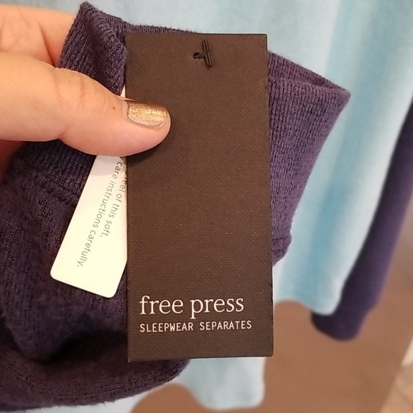 💕FREE PRESS💕 Raglan Long Sleeve Ultra Soft Tee Bubbles for Breakfast M NWT - Picture 10 of 11